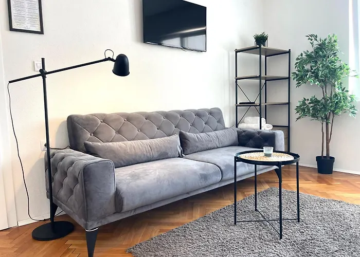Makedonka Apartments