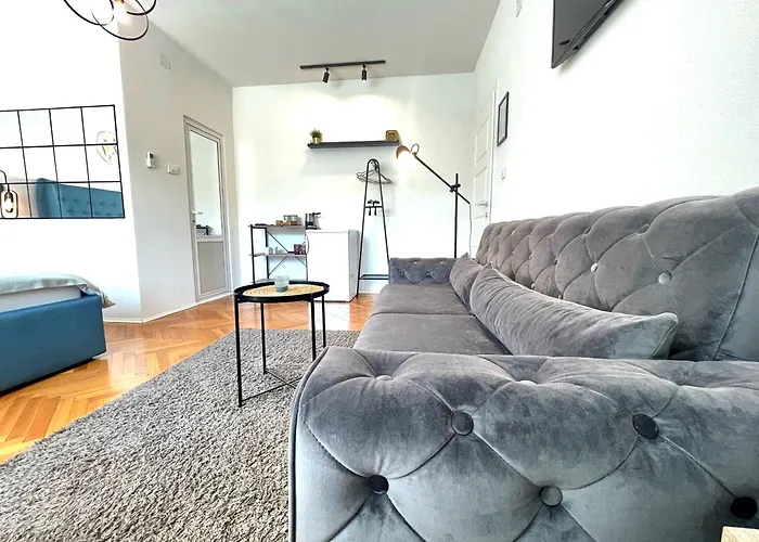 Makedonka Apartments